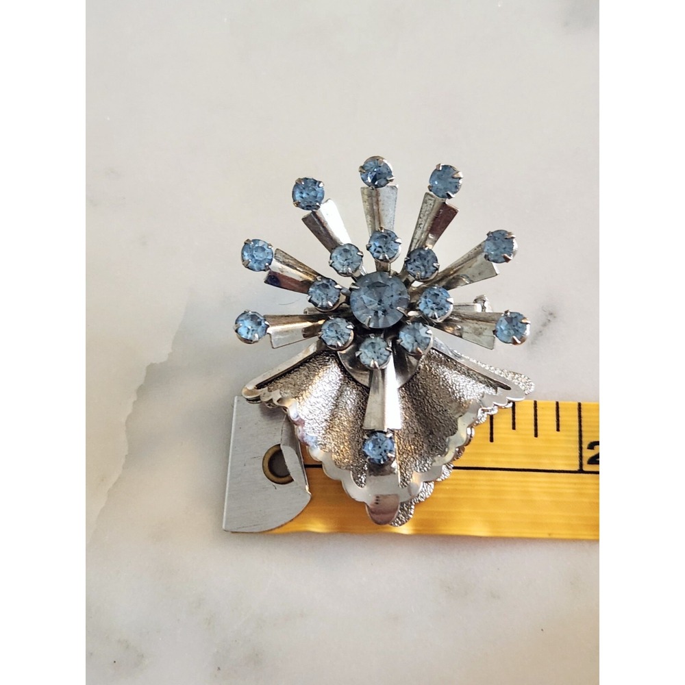Vtg Light Blue Rhinestone SilverTone Brooch Pin Rivet Set MidCentury Mod Ruffle - Picture 6 of 6